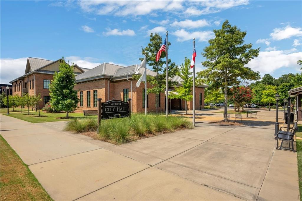 15595 Birmingham Highway