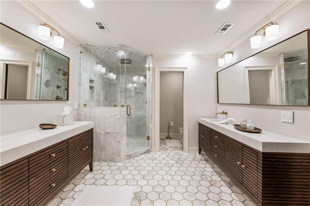 15595 Birmingham Highway