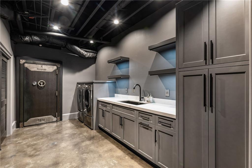 15595 Birmingham Highway