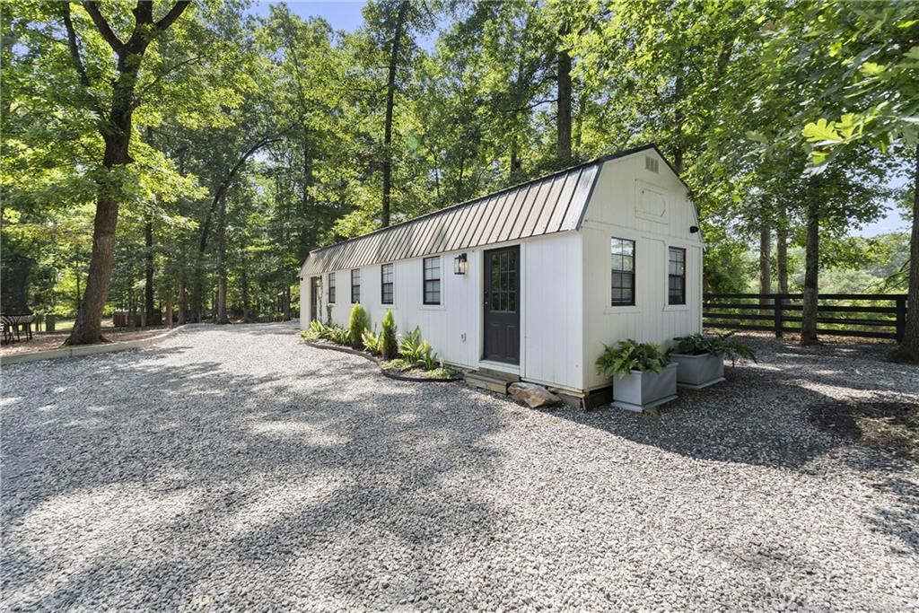 15595 Birmingham Highway