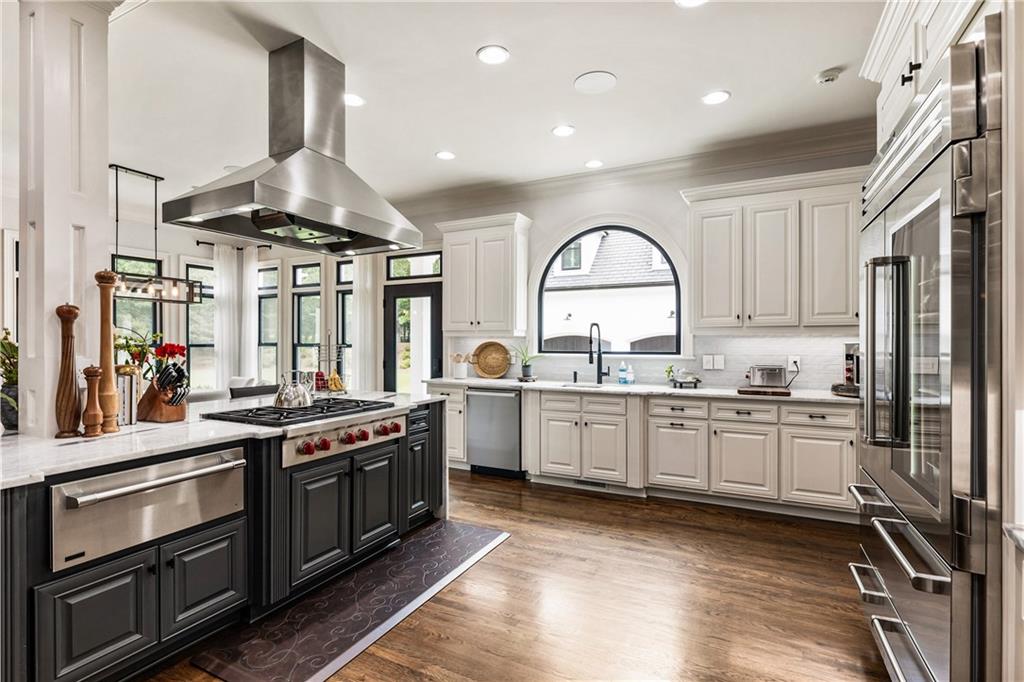 15595 Birmingham Highway