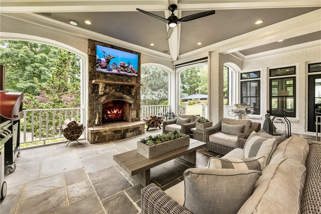 15595 Birmingham Highway