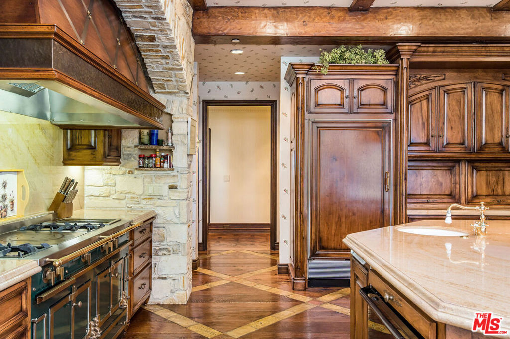25010 Thousand Peaks Road