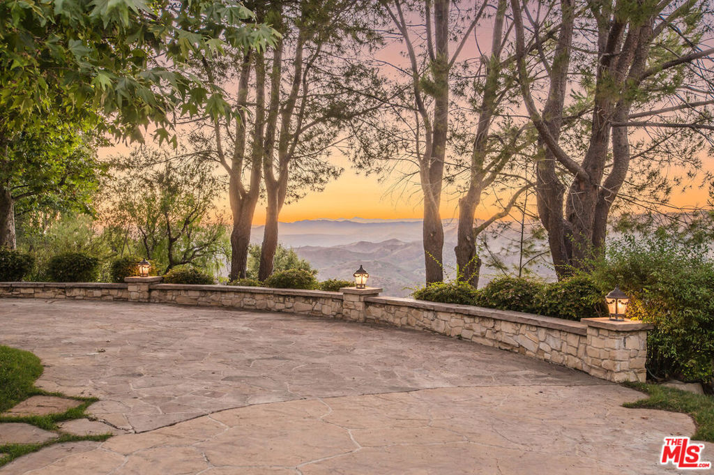 25010 Thousand Peaks Road