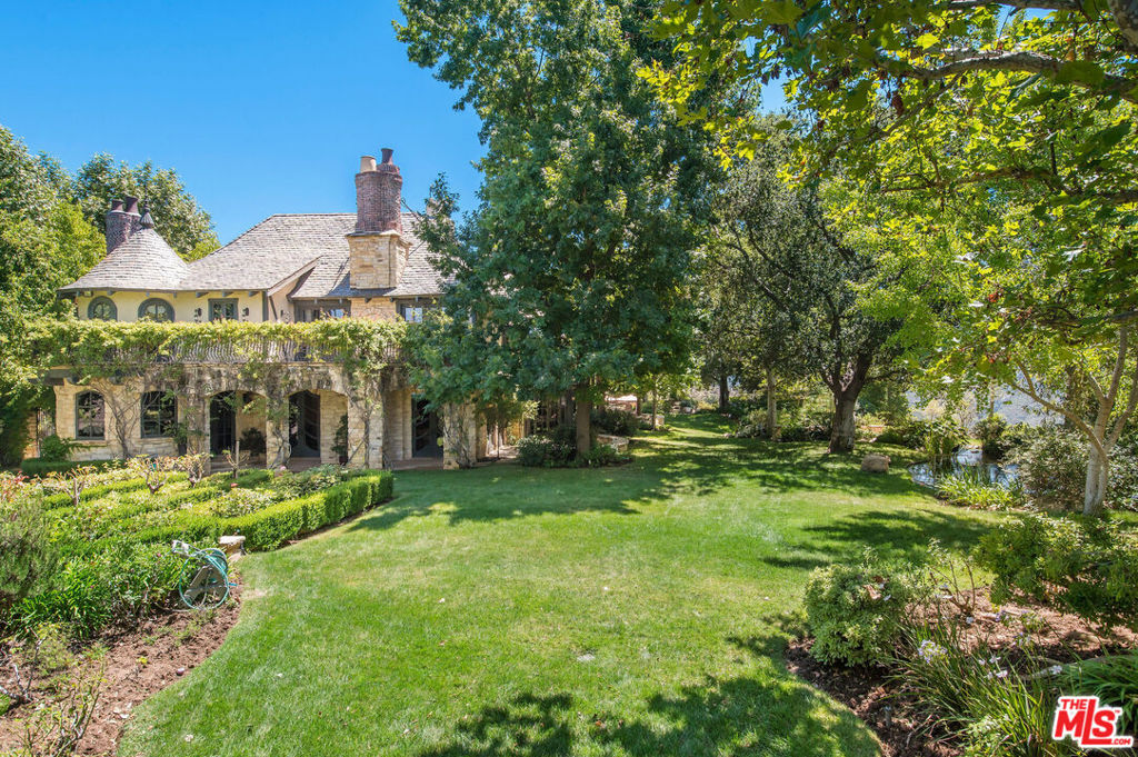 25010 Thousand Peaks Road
