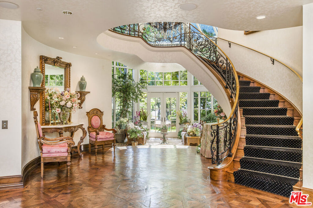 25010 Thousand Peaks Road
