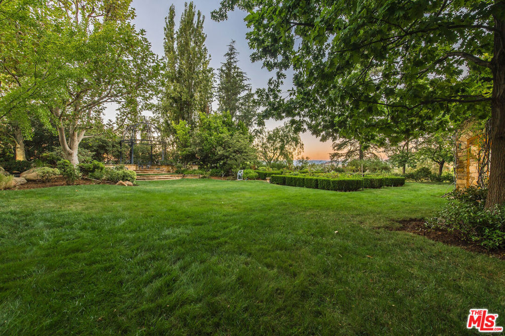 25010 Thousand Peaks Road