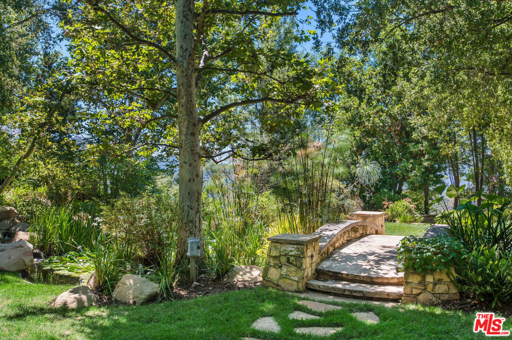 25010 Thousand Peaks Road