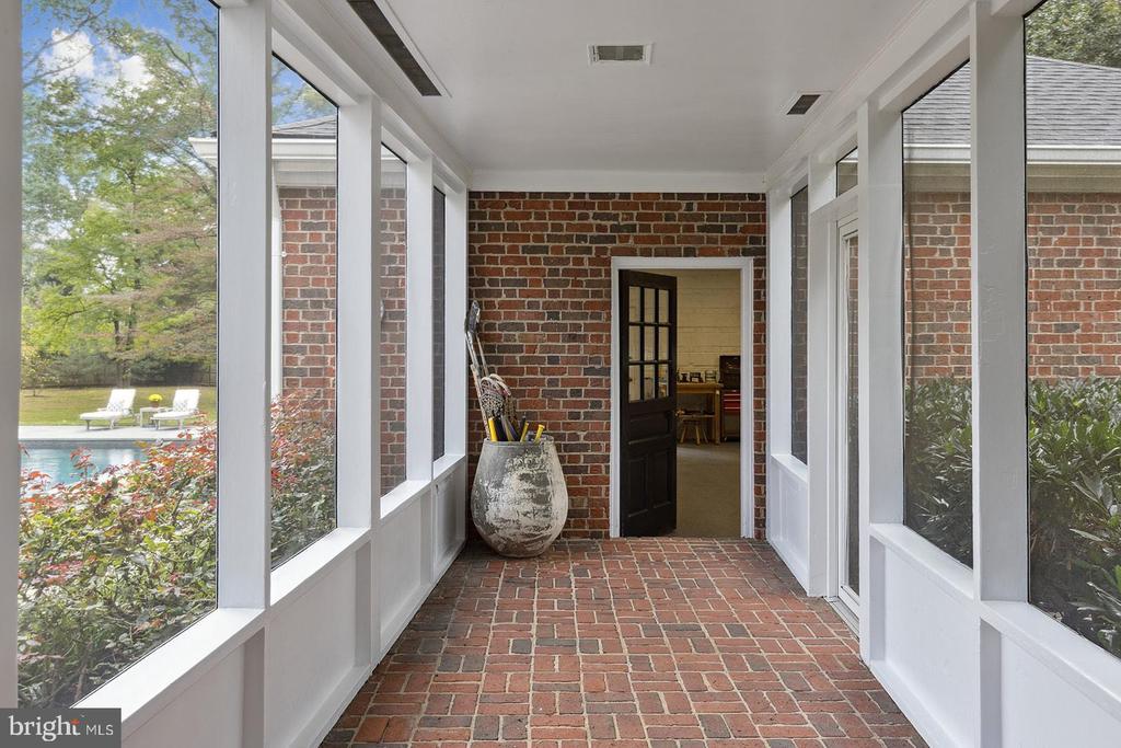 1306 BISHOP LANE