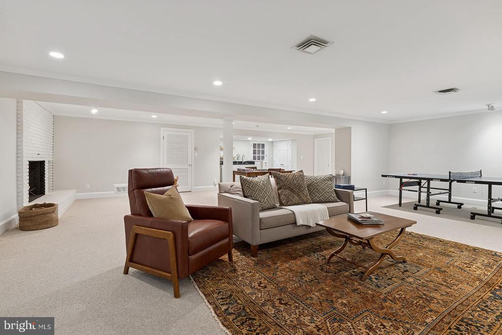 1306 BISHOP LANE