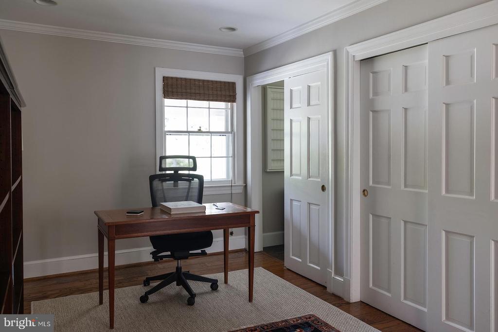 1306 BISHOP LANE