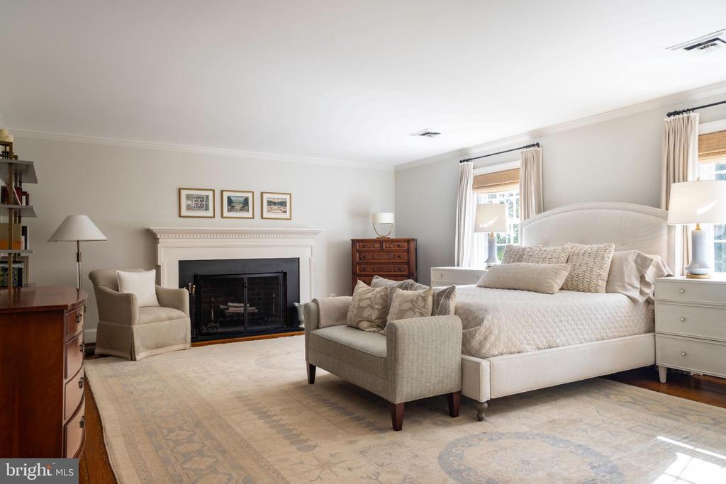 1306 BISHOP LANE