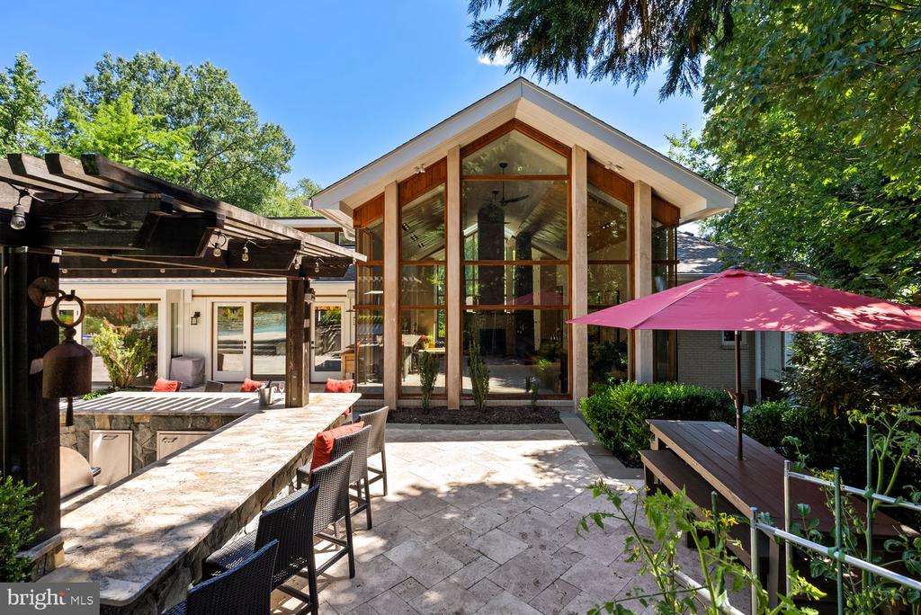 1406 COVENTRY LANE