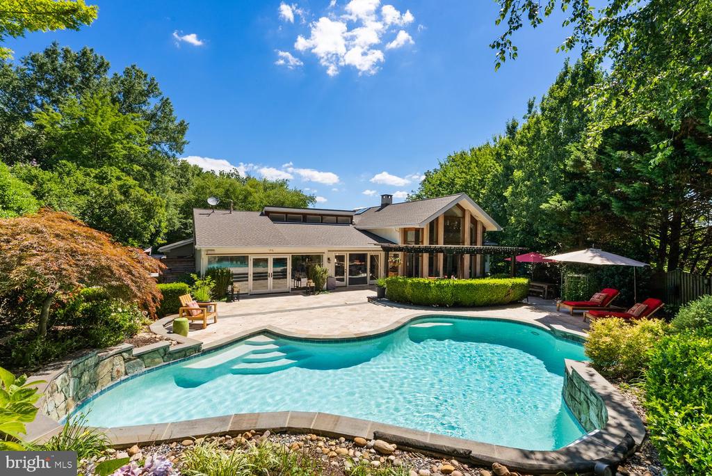 1406 COVENTRY LANE