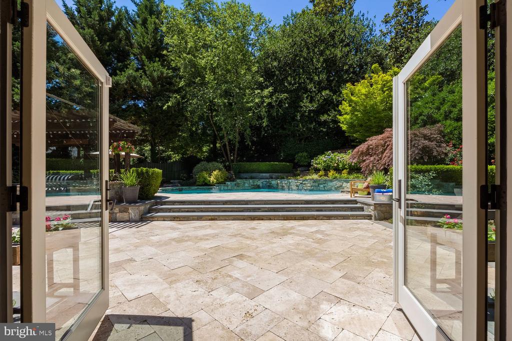 1406 COVENTRY LANE