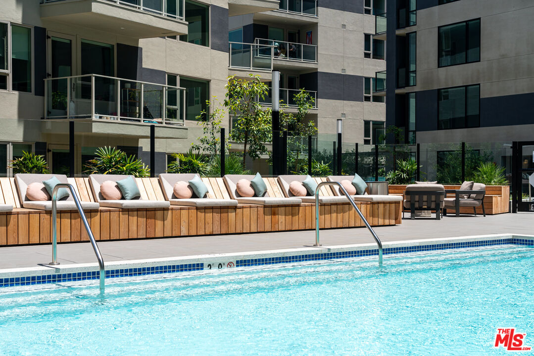2435 S Sepulveda BLVD Unit: PH 220