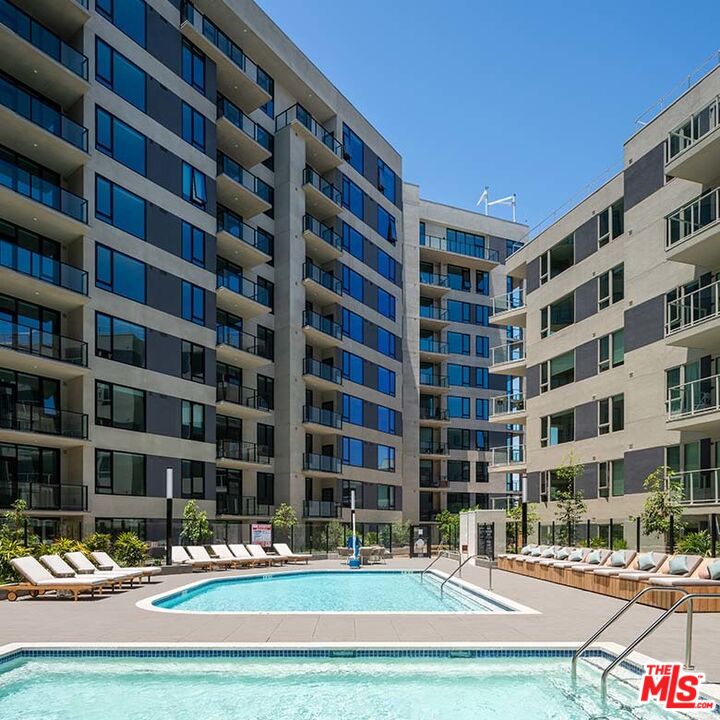 2435 S Sepulveda BLVD Unit: PH 220