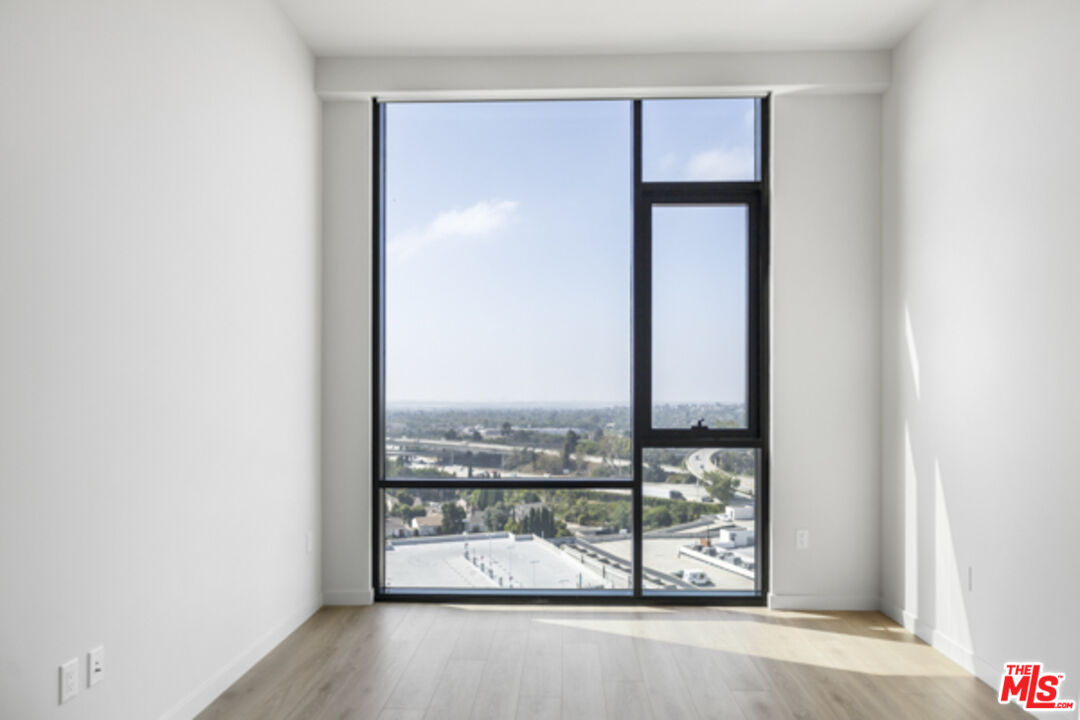 2435 S Sepulveda BLVD Unit: PH 220