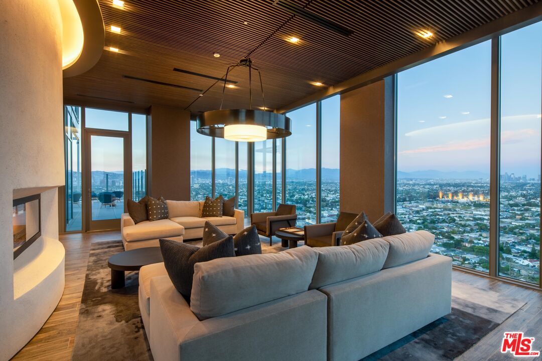 3311 S La Cienega Blvd Unit: PH 1
