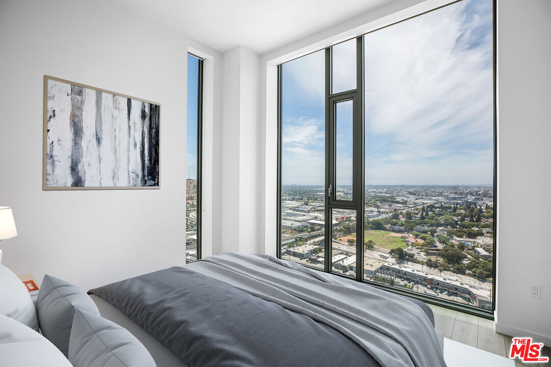 3311 S La Cienega Blvd Unit: PH 1