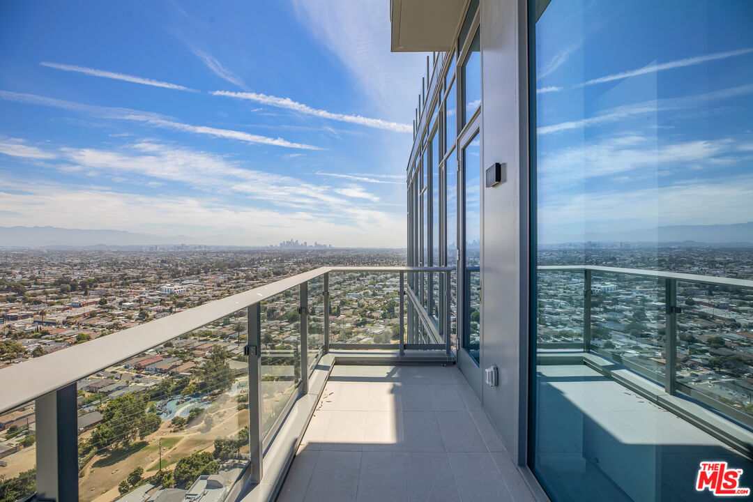 3311 S La Cienega Blvd Unit: PH 1