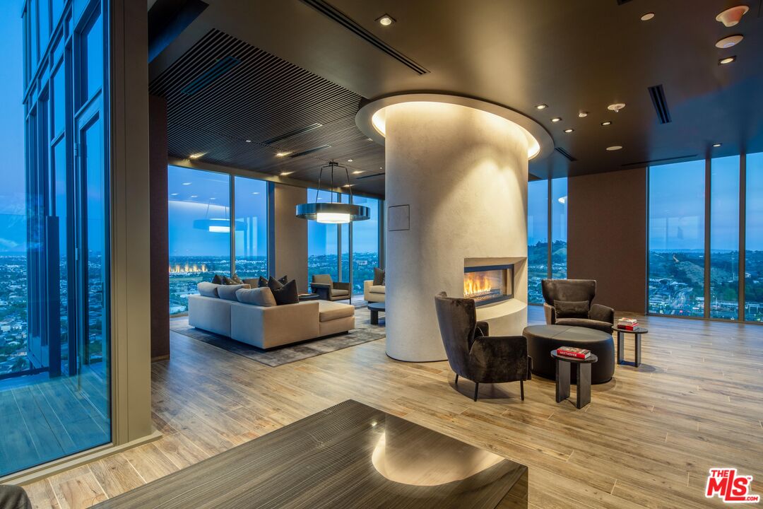 3311 S La Cienega Blvd Unit: PH 1