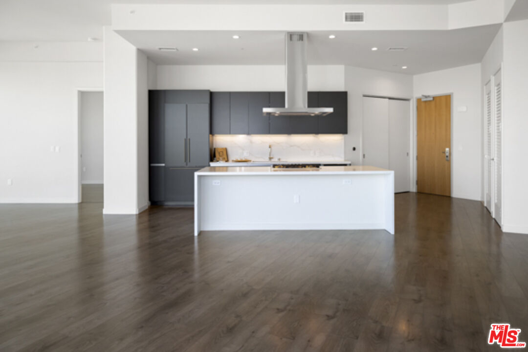 2435 S Sepulveda BLVD Unit: PH 214