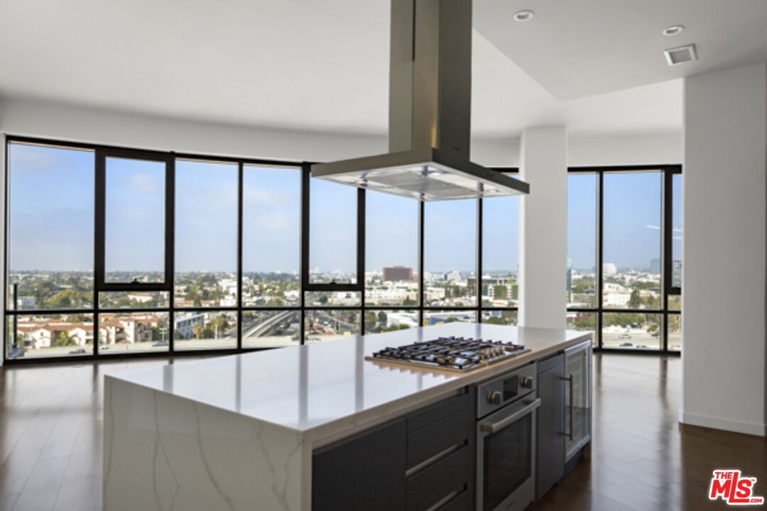 2435 S Sepulveda BLVD Unit: PH 214