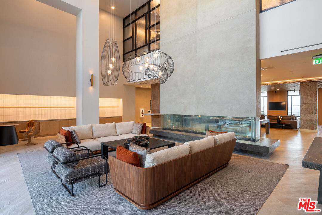 2435 S Sepulveda BLVD Unit: PH 214