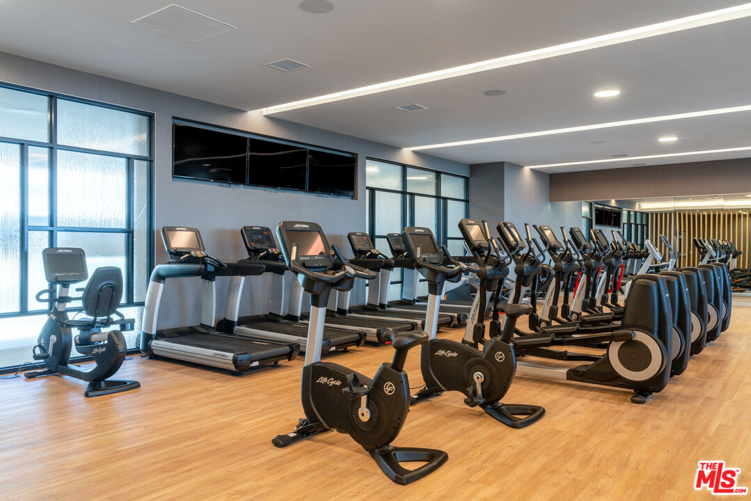 2435 S Sepulveda BLVD Unit: PH 214