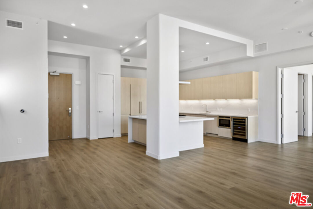 2435 S Sepulveda BLVD Unit: PH 213