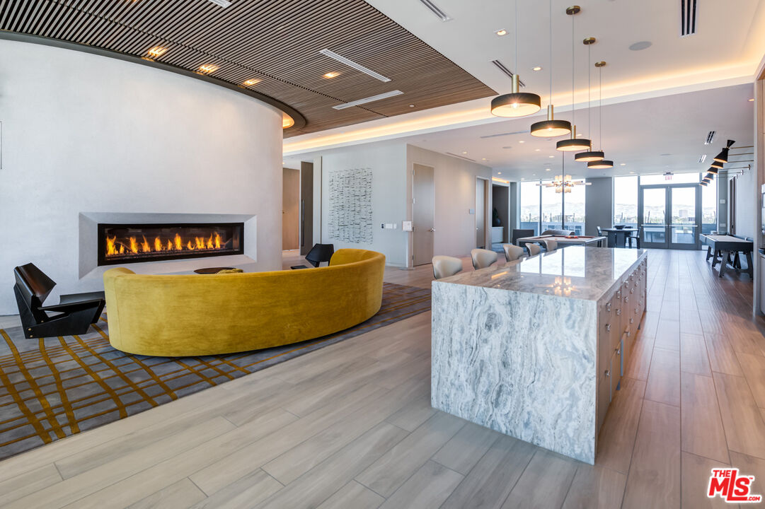 3311 S La Cienega Blvd Unit: PH 6