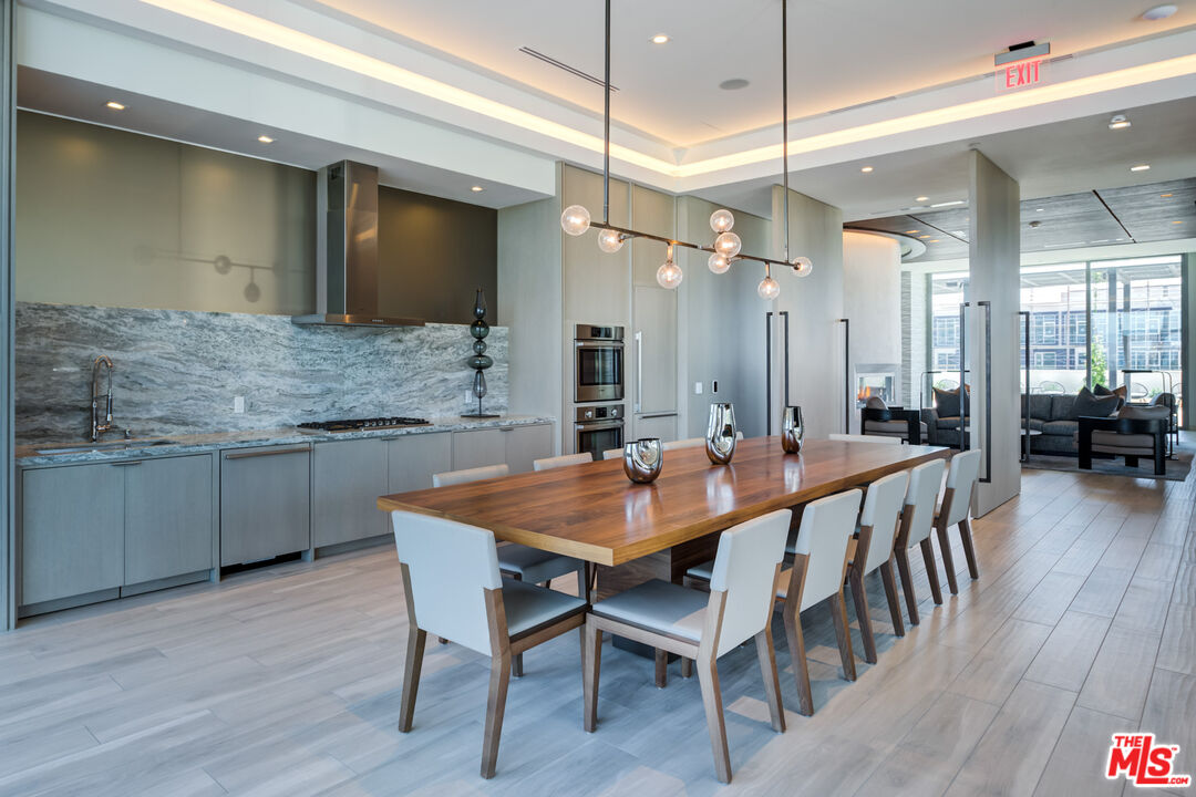 3311 S La Cienega Blvd Unit: PH 6