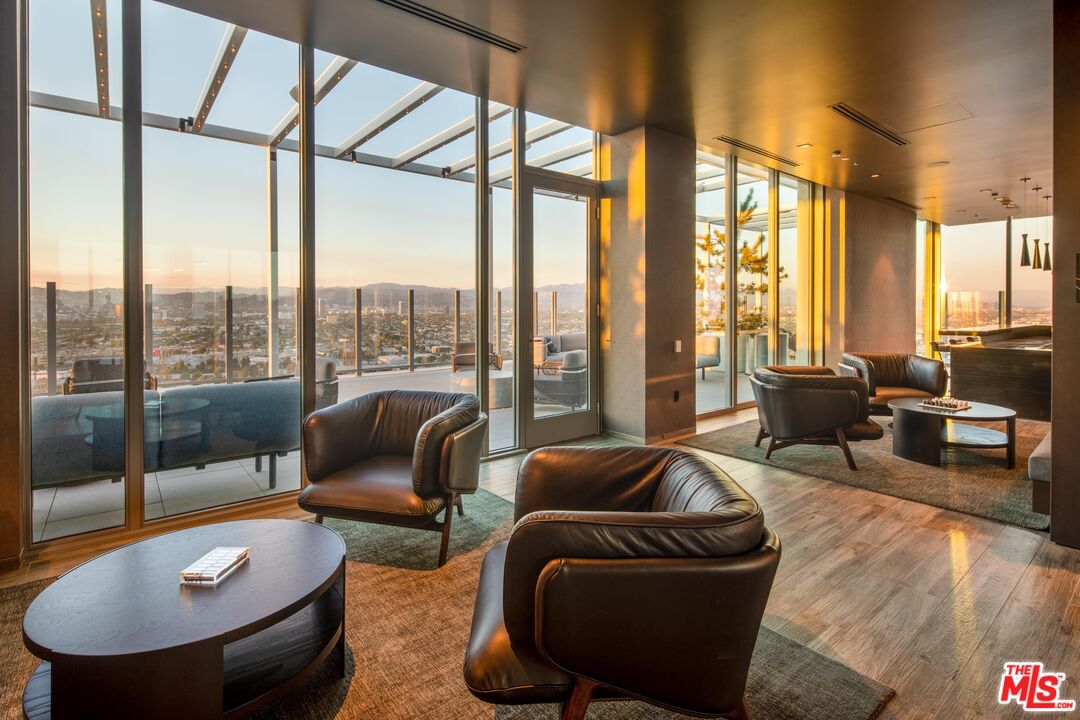 3311 S La Cienega Blvd Unit: PH 6