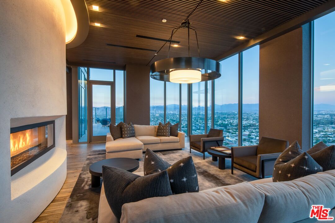 3311 S La Cienega Blvd Unit: PH 6