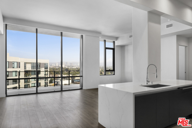2435 S Sepulveda BLVD Unit: PH 219