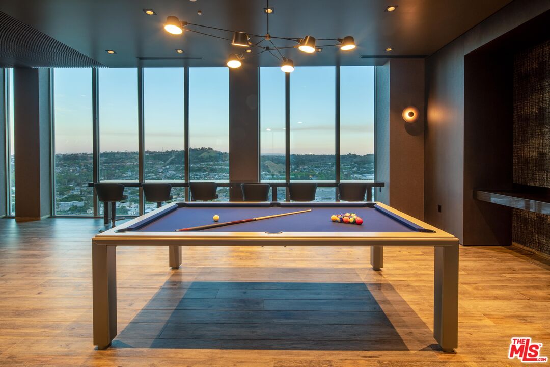 3311 S La Cienega Blvd Unit: PH 3