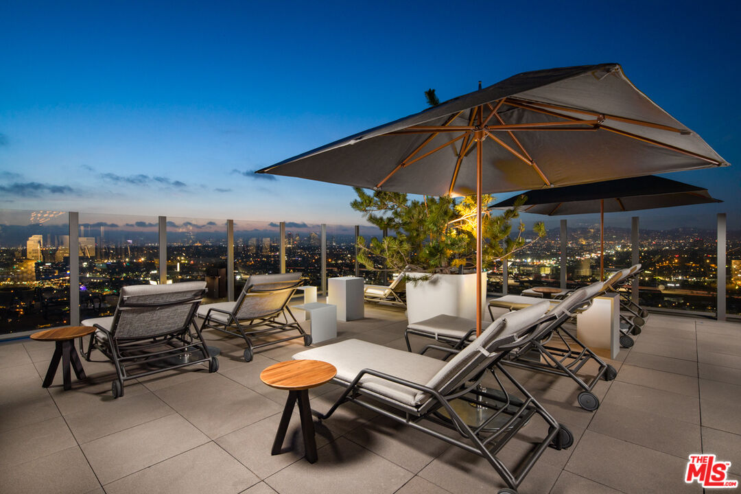 3311 S La Cienega Blvd Unit: PH 3