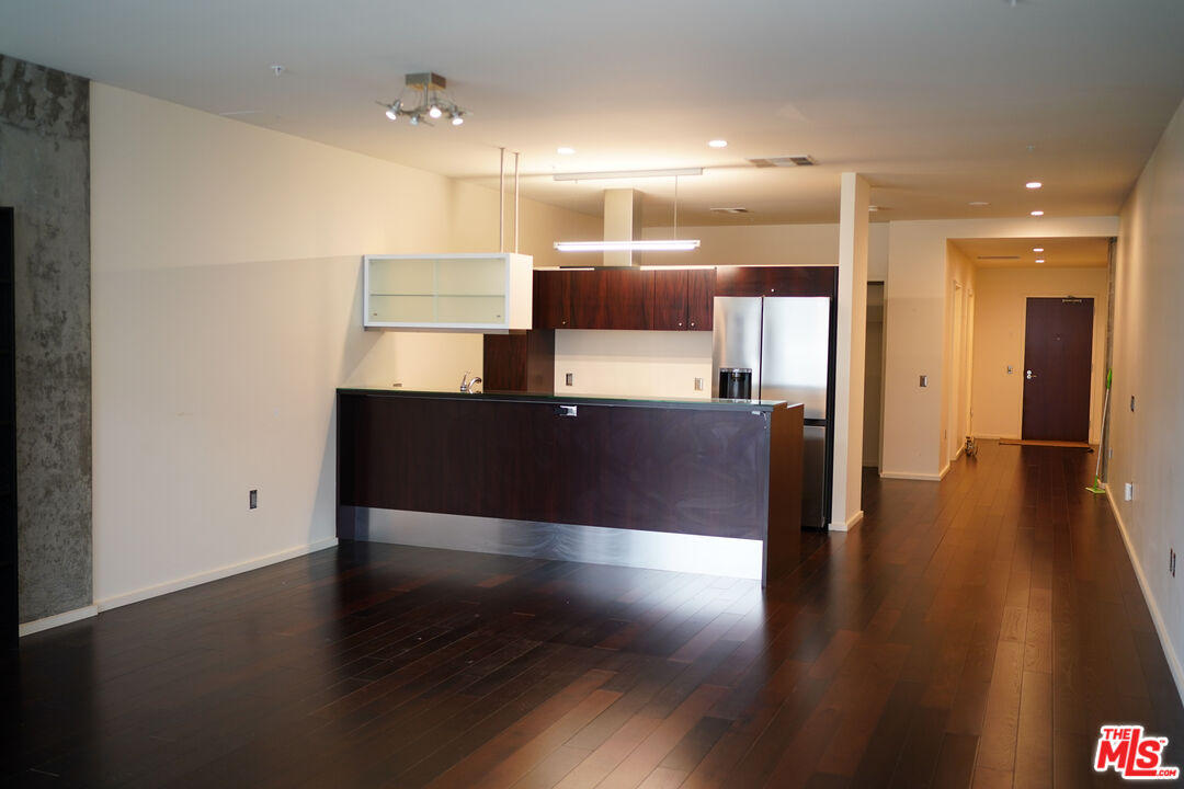 1155 S Grand Ave Unit: 521