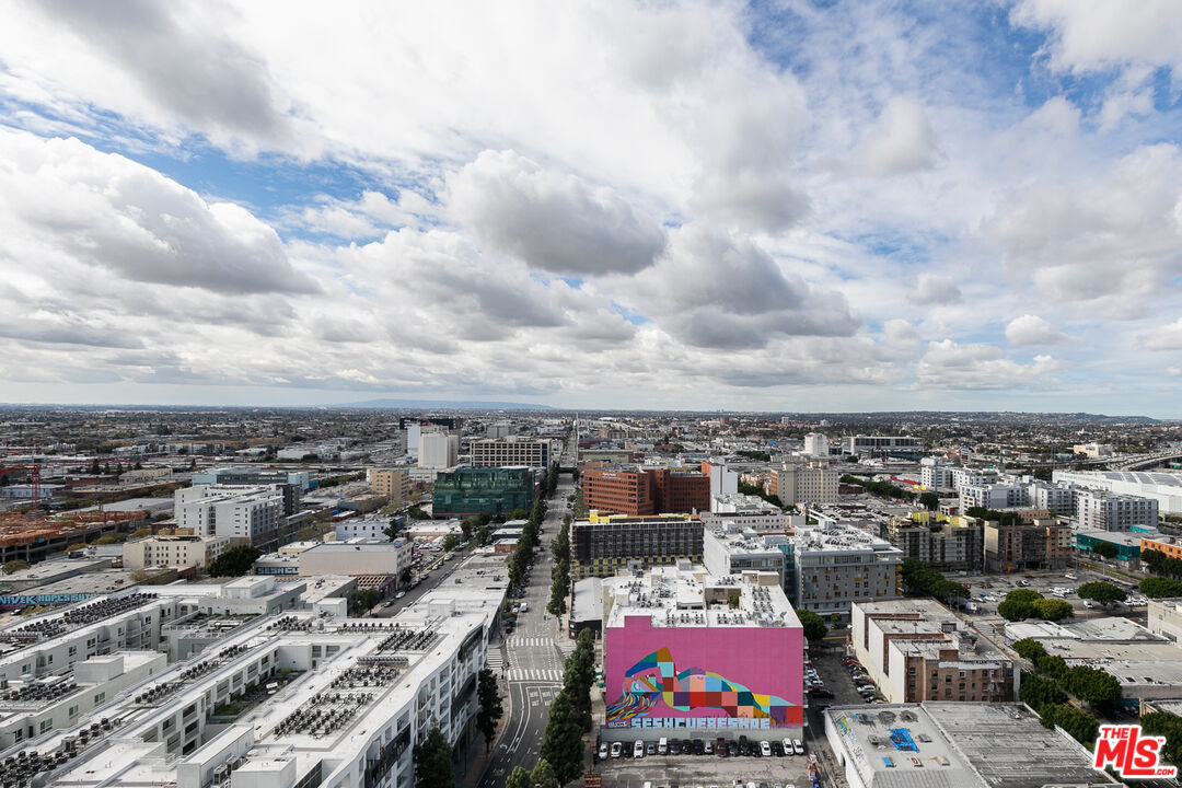1155 S Grand Ave Unit: 521