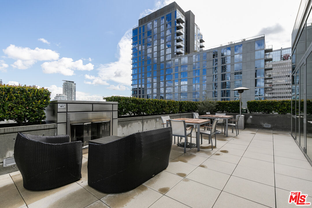 1155 S Grand Ave Unit: 521