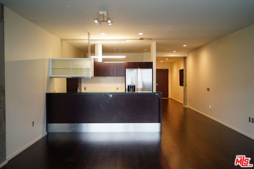 1155 S Grand Ave Unit: 521