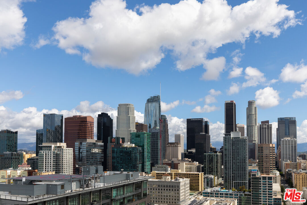 1155 S Grand Ave Unit: 521