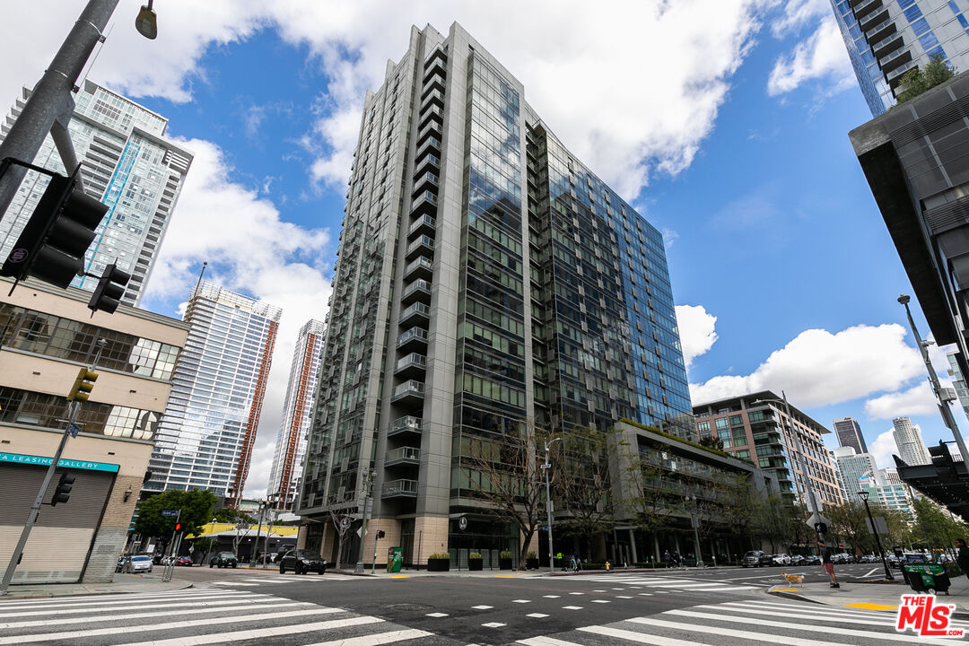 1155 S Grand Ave Unit: 521
