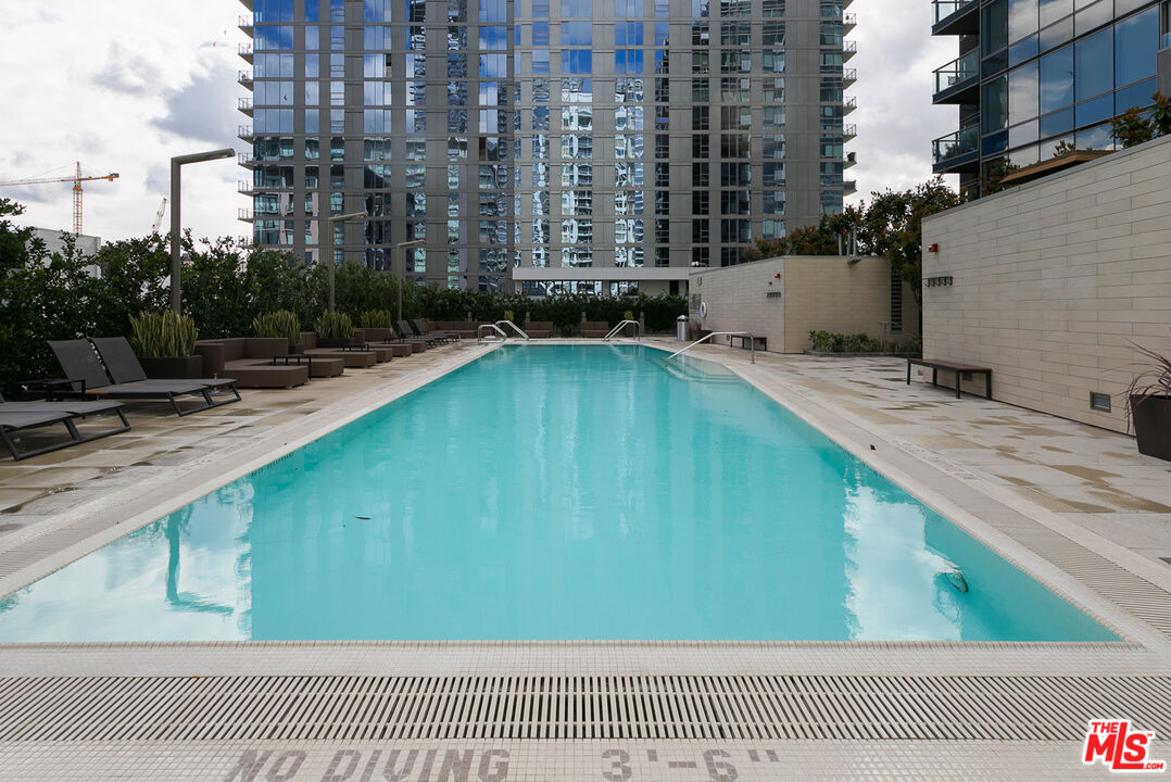 1155 S Grand Ave Unit: 521