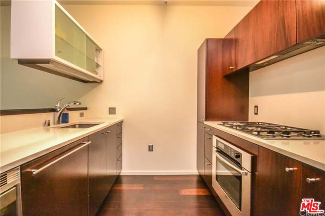 1155 S Grand Ave Unit: 521