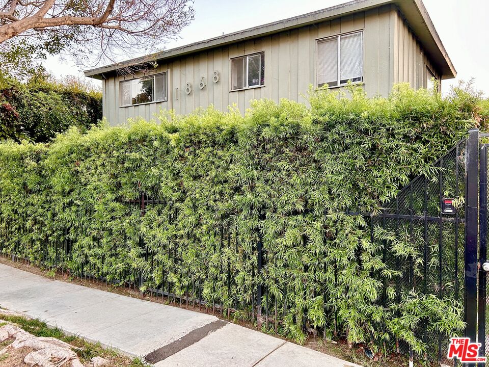 1868 10th St Unit: 1
