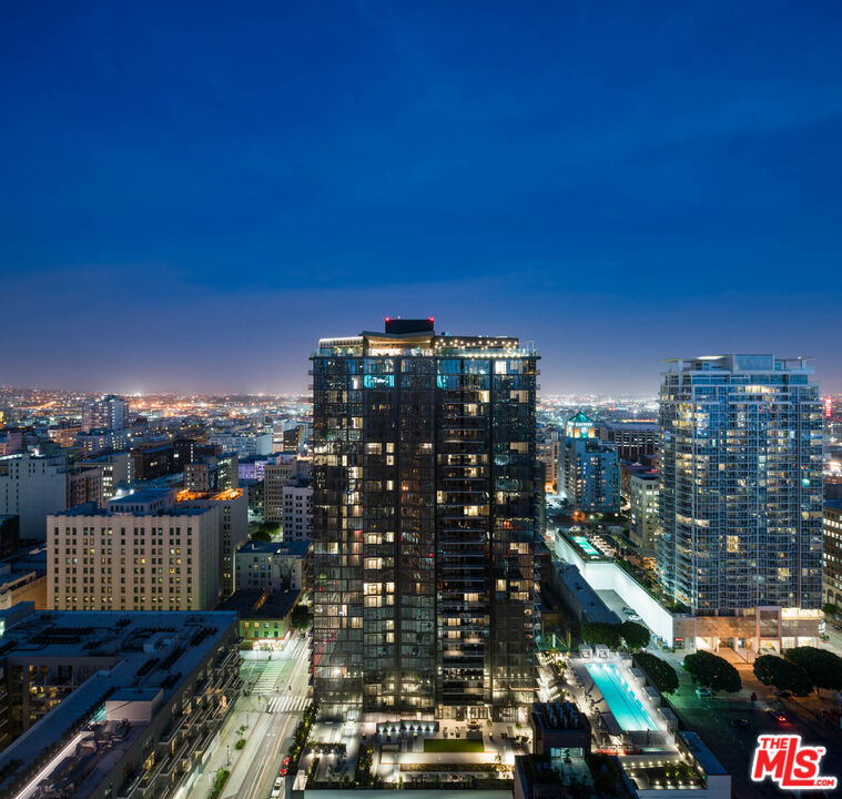 801 S OLIVE ST Unit: PH 3
