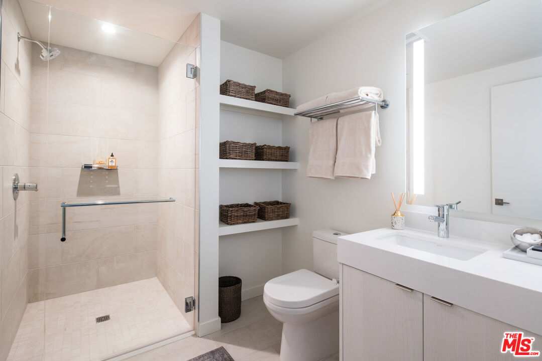 801 S OLIVE ST Unit: PH 3