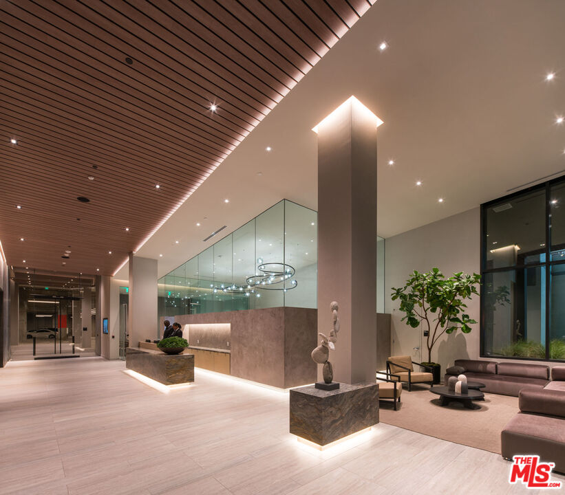 801 S OLIVE ST Unit: PH 3